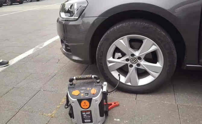 六合区汽车搭电案例