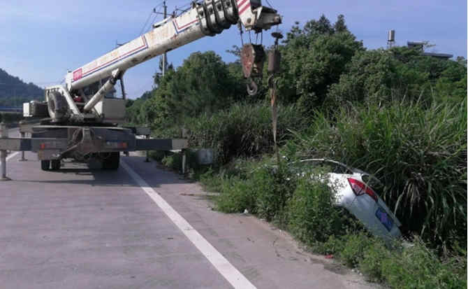 六合区重载吊车救援 六合区重载吊车救援